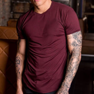 เสื้อยืดผู้ชายทรงสลิมฟิต คอตตอน 95% ผสมอีลาสเทน 5% ชายเสื้อโค้งยาว คอกลม เหมาะสำหรับออกกำลังกาย ฟิตเนส ขายส่ง OEM - Product Image 4