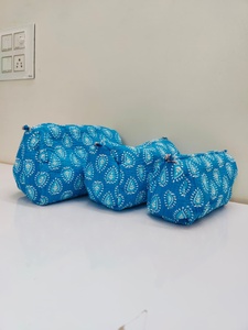 Bolsa de Maquillaje Acolchada de Algodón Hecha a Mano, Bolsa de Cosméticos Portátil con Estampado de Bloques, Organizador de Artículos de Aseo - Product Image 3