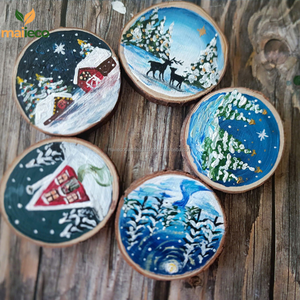 Adorno de rebanada de madera personalizado hecho a mano de estilo clásico de Vietnam, decoración de Navidad pintada a mano - Product Image 1