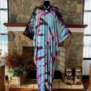 Vestido Kaftan Shibori Tie Dye Turquesa Tropical, Arte Vestible, Talla Única, Ajuste Holgado y Cómodo, Atuendo de Verano para Mujer - Product Image 1