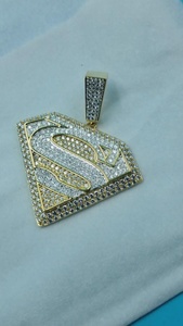 จี้โลโก้ซูเปอร์แมนประดับเพชรโมอิสซาไนต์ VVS แบบสั่งทำพิเศษพร้อมชื่อตัวอักษร จี้เงินแท้ 925 ชุบทอง สไตล์ฮิปฮอป จี้ตัวอักษรย่อ - Product Image 4