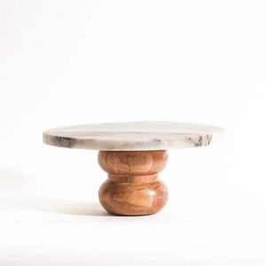 Plateau à gâteau en bois et marbre, plateau à gâteau en marbre blanc avec base en bois naturel cannelé à prix avantageux - Product Image 4