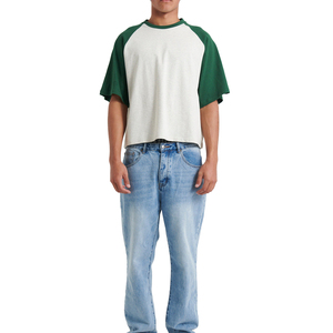 เสื้อยืดแขนยาวทรงโอเวอร์ไซส์ สีขาวเขียวตัดกัน ผ้าเจอร์ซีย์คอตตอนลำลอง คอกลม ดีไซน์บล็อกสีพื้น - Product Image 1