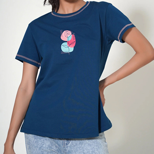 เสื้อยืดคอกลมแขนสั้นผู้หญิง พิมพ์ลายดอกไม้ดิจิทัล ผ้าฝ้าย 100% สไตล์ลำลอง สำหรับฤดูใบไม้ผลิและฤดูร้อน ผ้าเจอร์ซีย์ - Product Image 6