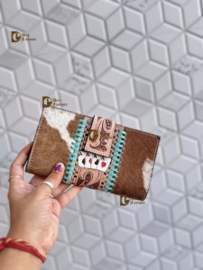Nueva Cartera de Cuero con Grabado a Mano, Estuche para Teléfono, Elegante Cartera de Cuero Vacuno con Pelaje, Multiusos, Estilo Western - Product Image 3