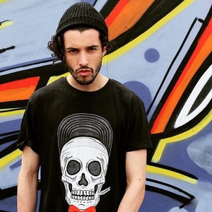T-shirt formel haut de gamme pour homme, col côtelé, imprimé sérigraphié motif dessin animé, 100 % coton jersey tricoté - Product Image 6