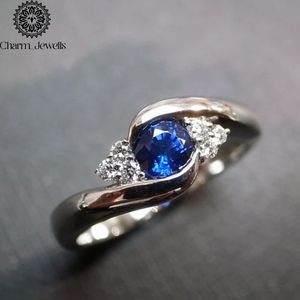 Bague de fiançailles pour femme Charm Jewells en argent plaqué or multi-couches avec moissanite taille coussin, certifiée IGI, sertissage griffe classique, 3g - Product Image 4