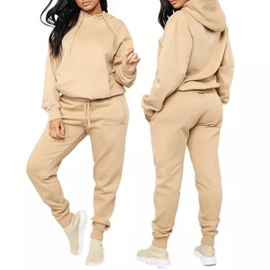 Ensemble de survêtement velours grande taille pour femme, collection automne-hiver, avec sweat à capuche court zippé et pantalon empilé, deux pièces - Product Image 4