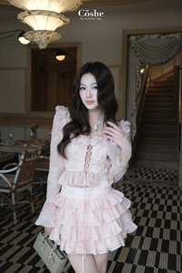 Coshe Ensemble de robes élégantes pour femmes, haut corset à manches longues, jupe à volants, style princesse pour les tenues de tous les jours, événements en mousseline de soie - Product Image 2