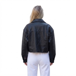 Chaqueta de Motera Personalizada para Mujer de Hashbloom International, Estilo Oversize y Corto, en Cuero Vegano PU Premium, Satinado, Ropa de Calle - Product Image 2