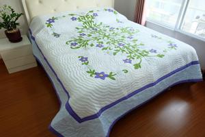 Wholesale Custom Wildflower Hawaiian <b>Quilt</b> Blue Violet Floral Applique Cotton Bedspread Hand Quilted Botanical <b>Bedding</b> - Product Image 1