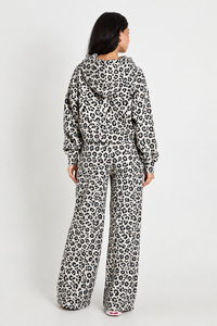 Conjunto Deportivo de Dos Piezas para Mujer con Estampado de Leopardo Blanco y Negro, Sudadera con Capucha y Cierre y Pantalones Anchos, Ropa Casual para Estar en Casa - Product Image 2