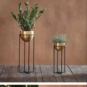 Support de plante en or royal, pot de fleurs en métal de luxe, jardinière sur piédestal doré urbain, support de plante moderne en or en forme de nid - Product Image 1