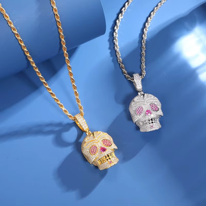 จี้หัวกะโหลกโมอิสซาไนต์ชุบทองคำขาว ประดับเพชร ตาสีชมพู สร้อยคอแบบ Iced Out พร้อมใบรับรอง GRA สำหรับผู้ชายและผู้หญิง สไตล์ฮิปฮอป - Product Image 2