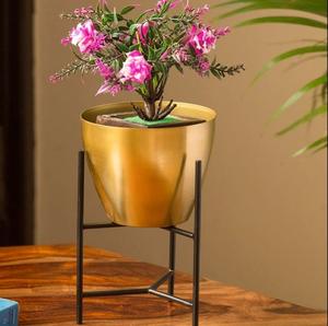 Magnifique pot de fleurs mural en métal doré moderne, vase minimaliste suspendu, décoration d'intérieur - Product Image 5