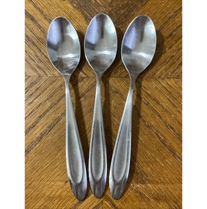 Wholesale Embossed Flatware Dessert Spoon <b>Mirror</b> Polish High Quality Dinner Spoon Uses For Kitchenware Tableware - Product Image 1