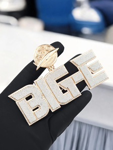 Colgante Personalizado con Nombre de Biggie y Planeta, con Incrustaciones de Moissanita, Joyería Hip Hop de Lujo con Brillo de Diamante - Product Image 1