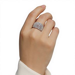 แหวนค็อกเทล AMBER JEWELS T-1121 หรูหราสำหรับทุกเพศ ทำจากทองคำแท้ 18K ชุบโรเดียม ประดับเพชรทรงบริลเลียนต์แบบฝังเพชรเต็มวง เหมาะสำหรับเป็นแหวนหมั้น - Product Image 4