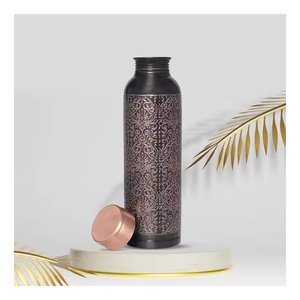 Botella de Agua de Cobre Arabesco Negro Mate, Botella de Hidratación Ecológica Reutilizable a Prueba de Fugas de Diseño Ornamental Premium - Product Image 1