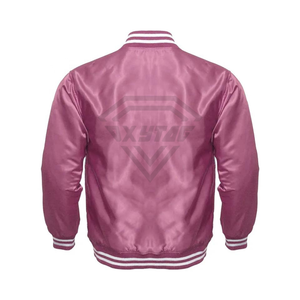 Chaqueta Varsity Rosa de Satén Personalizada para Hombre, Chaqueta Bomber de Béisbol con Ribete a Rayas, Ropa de Calle, Fabricante Mayorista OEM - Product Image 2