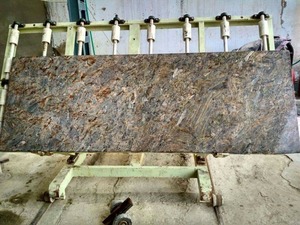 Surface polie en granit de qualité supérieure au design moderne brun Alaska avec capacité de solution de conception graphique - Product Image 4