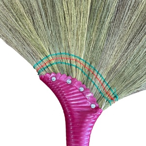 Escoba de Planta de Miscantus con Cerdas Suaves, Duradera y para Limpieza del Hogar, Escoba de Hierba Tigre Asiática Natural - Product Image 5
