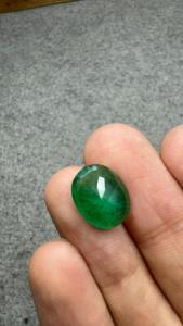 Émeraude naturelle ovale de 4,44 ct, pierre précieuse verte facettée pour bijoux fins, vente en gros, Jai Narayan Gems, 10,75x13,70 mm - Product Image 3