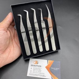 Pinzas de pestañas de acero inoxidable con volumen de agarre de diamante profesional, herramienta de extensión de Punta opaca de etiqueta privada sostenible - Product Image 3