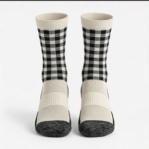 ถุงเท้าวิ่งข้อสั้นบุหนานุ่มสำหรับผู้ชาย Coolmax ระบายอากาศได้ดี ซึมซับเหงื่อ ทนทาน สำหรับเล่นกีฬา ขายส่ง มีสีให้เลือกแบบกำหนดเองได้ - Product Image 1