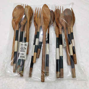 Juego de cucharas premium hechas a mano de madera de acacia y resina para comer a buen precio - Product Image 4