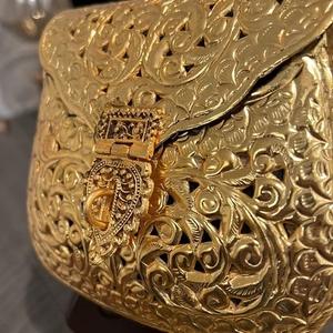 Bolso de Mano de Lujo para Boda God Grace Craft, Bolso de Metal Grabado en Oro, Cadena Desmontable, Diseño Cuadrado Hecho a Mano, Personalizable - Product Image 2