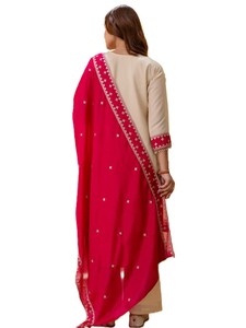 Salwar Kameez beige en chinon avec broderie rouge, tenue décontractée traditionnelle indienne et pakistanaise pour femmes, coupe ample longueur cheville - Product Image 4