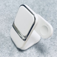 Support de charge sans fil multifonction 3 en 1 avec port Type-C, design réglable pour téléphone, écouteurs, montre intelligente, permettant le partage d'écran