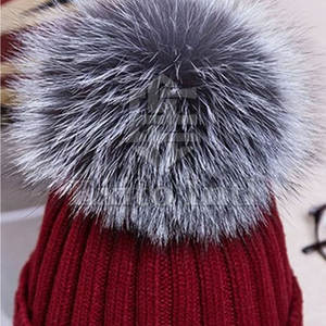 Gorros de Piel de Alta Calidad para Mujer, Gorros de Invierno de Lujo al por Mayor, Gorros de Punto con Pompón de Piel Auténtica, Fabricante de Gorros Personalizados - Product Image 3