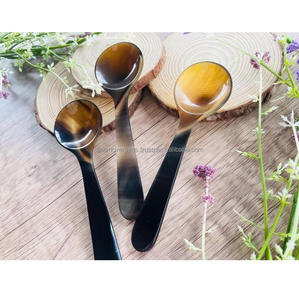 Cuchara de Cuerno de Búfalo, Utensilio de Cocina Artesanal de Primera Calidad - Product Image 1