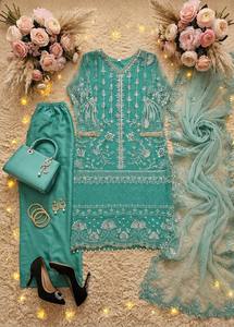 Ensemble Kurta en coton bleu ciel brodé avec pantalon palazzo, coupe ample traditionnelle, longueur cheville, tenue ethnique style Inde Pakistan - Product Image 3
