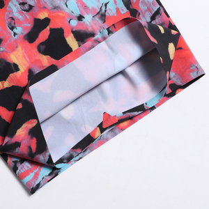 กางเกงขาสั้นชายหาดผู้ชายคุณภาพสูง แห้งเร็ว ยืดหยุ่นได้ พร้อมลายพิมพ์แบบซับลิเมชั่น สำหรับว่ายน้ำและเล่นกีฬา - Product Image 4