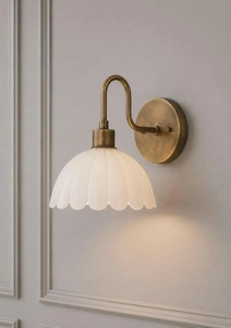 Traditional Brass Wall Sconce With Flower Shade Indoor Entryway Lighting Fixture Durable Design - Product Image 5