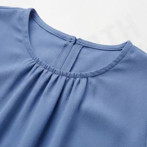 Nouvelle Arrivée - Abaya Femme Personnalisée Couleur Unie Style Ample Manches Longues Robe Plissée Musulmane Légère en Polyester Col en V - Product Image 4