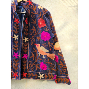 Chaqueta de terciopelo bordada con diseño floral para mujer, abrigo de invierno con diseño de pájaro, abrigo de punto mandarín para otoño y primavera, regalo para ella. - Product Image 3