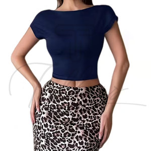 T-shirt court pour femme de style luxueux, de bonne qualité, à séchage rapide, taille et couleur personnalisées, vêtements de rue pour femme - Product Image 2