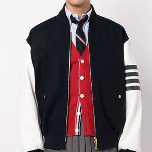 Veste de sport pour homme en PU à col montant, fermeture éclair, rayures bleu marine, blanc et noir, coupe classique, disponible à la vente en ligne - Product Image 2