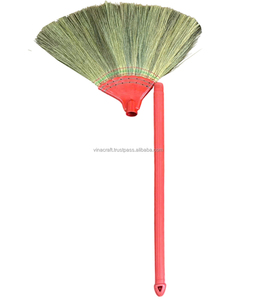 Balai en herbe artificielle écologique en gros avec poils doux et manche en bois, fabriqué au Vietnam - Product Image 5