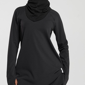 Camiseta Túnica Lisa Negra de Cuello Alto y Manga Larga, Estilo Oversize, para Yoga y Ropa Deportiva, Camisetas Modestas Alargadas - Product Image 1