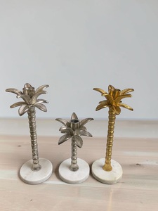 ชุดเชิงเทียนรูปต้นปาล์ม UNICORN HANDICRAFTS ทำจากทองเหลือง งานแฮนด์เมด เป็นมิตรกับสิ่งแวดล้อม ของตกแต่งบ้าน ฐานหินอ่อนสีทองและสีเงิน - Product Image 1