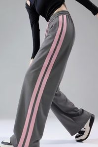 Pantalon de survêtement gris à jambes larges Hardhoodi Interation avec bandes latérales roses, taille élastique, style sportif, pour toutes les saisons - Product Image 5