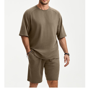 Ensemble court homme été 2026 – T-shirt fitness à séchage rapide et short – Tenue de sport deux pièces tendance pour homme - Product Image 1