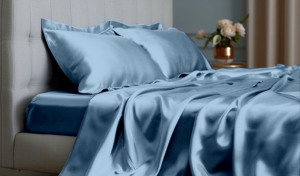 Ensemble de draps en satin bleu acier de luxe avec taies d'oreiller soyeuses, collection de literie élégante et lisse pour la chambre à coucher - Product Image 1