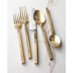 Ensemble de couverts en acier inoxydable de qualité supérieure avec un design moderne pour les hôtels, les resorts et les restaurants de haute cuisine - Product Image 1