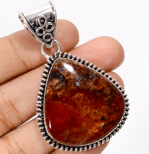 Pendentif en pierre précieuse naturelle fait main |   Pendentif en cristal d'agate Chevron |   Bijoux de guérison certifiés IGI de style bohème plaqués argent - Product Image 2